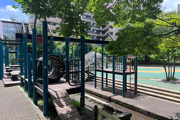 鈴木町親水公園